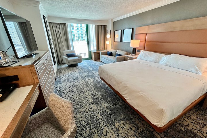 Room 104 of 152