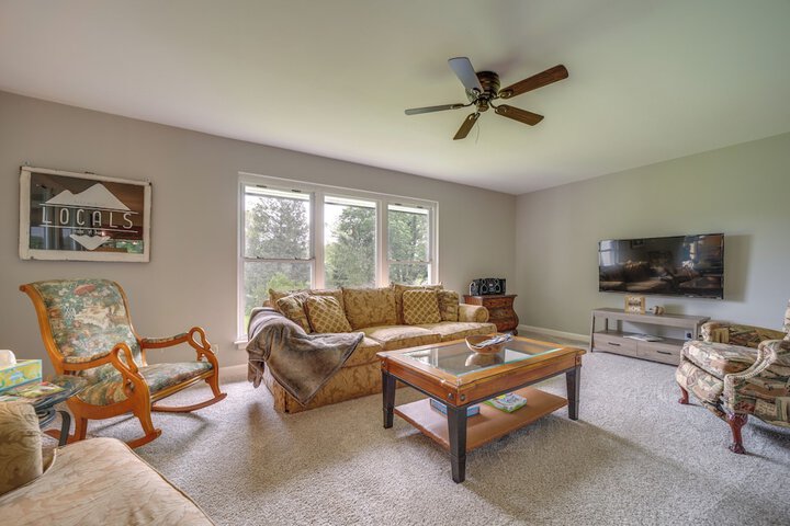 Centrally Located Brevard Home w / Deck & Fire Pit!
