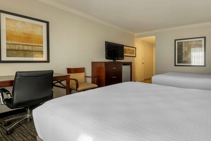 Room 8 of 40