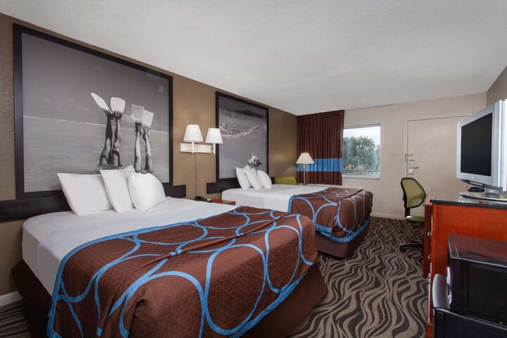 Super 8 by Wyndham Kissimmee