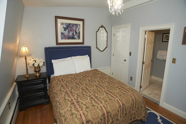 Room 134 of 183