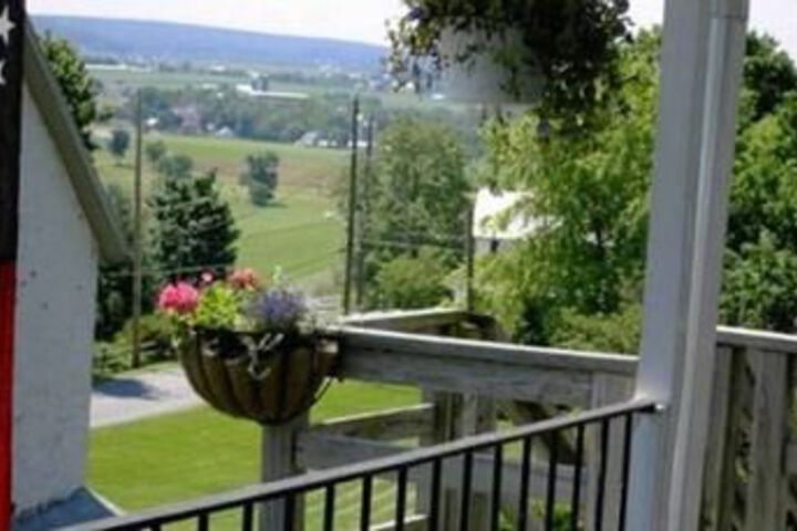Artists Inn & Gallery