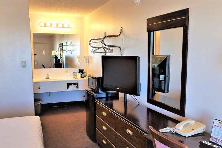 Motel 8 Laramie