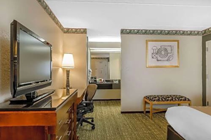Quality Inn & Suites Lexington