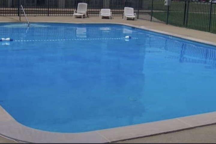 Pool 4 of 33