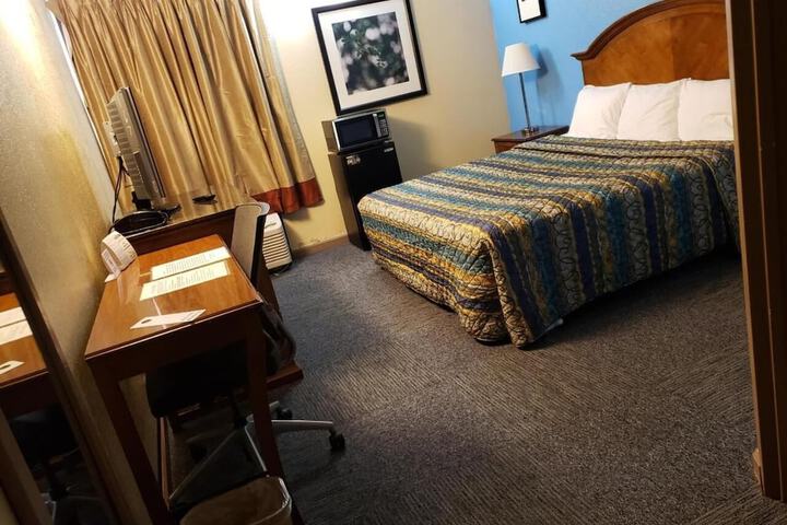 Room 25 of 34