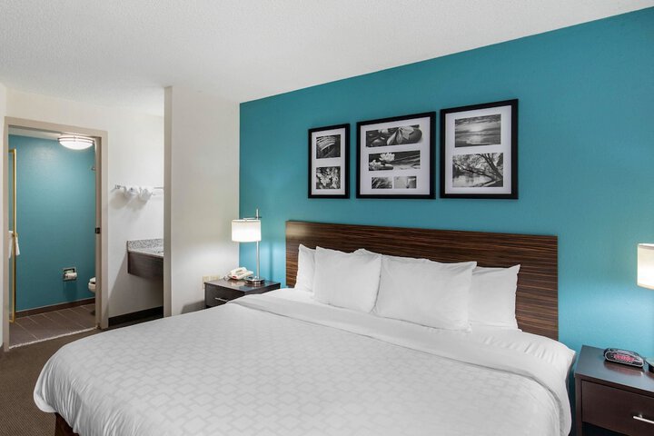 Room 12 of 29