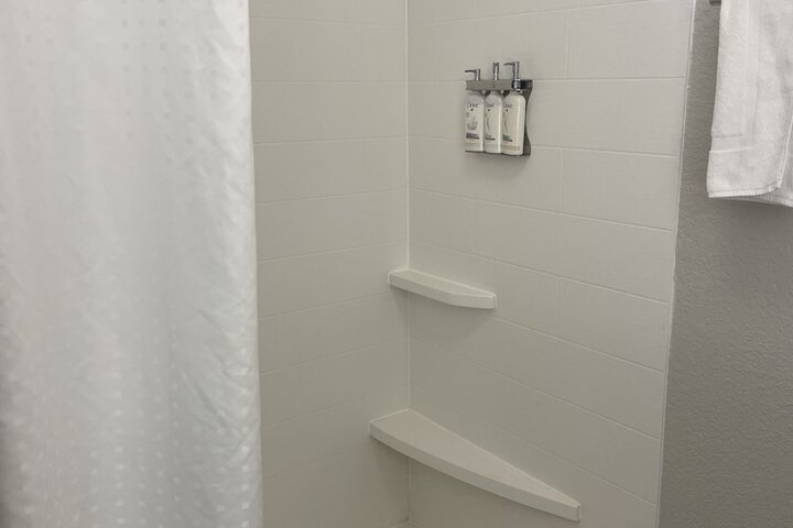 Room 27 of 44