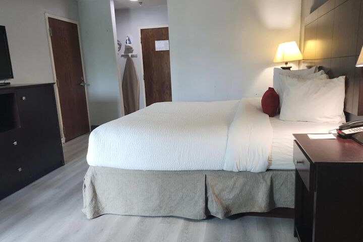 Ramada by Wyndham Luling