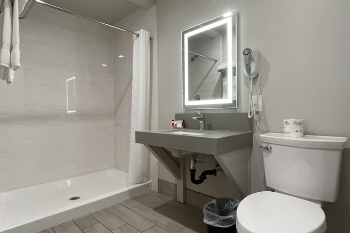 Room 21 of 27