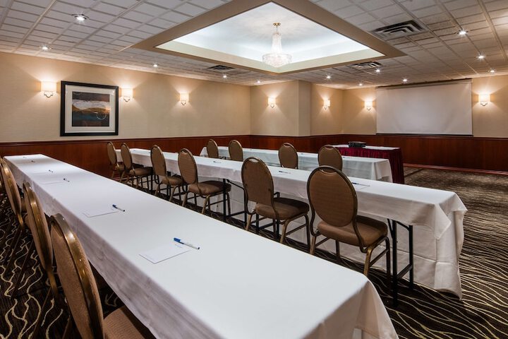 Best Western Plus The Arden Park Hotel