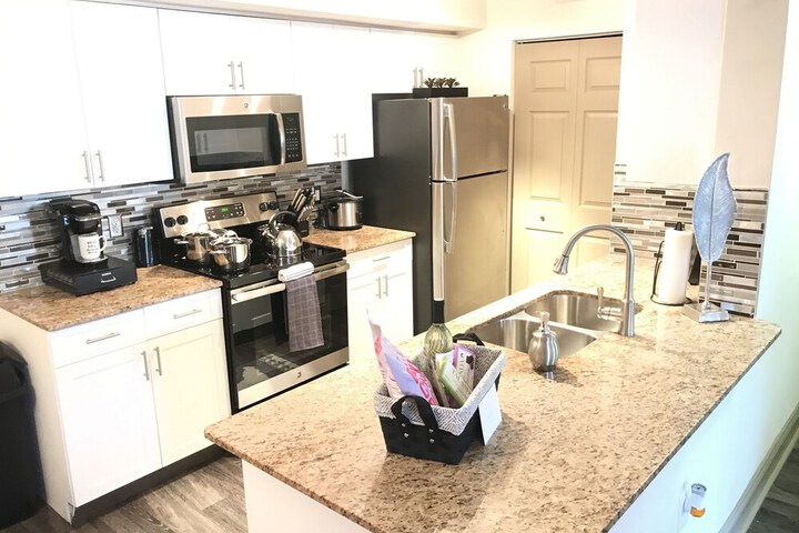 Sawgrass Mall Apartment 2