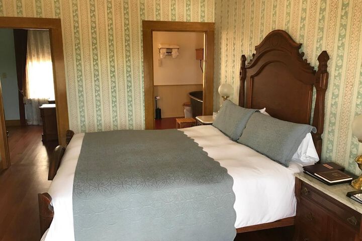 Room 44 of 72