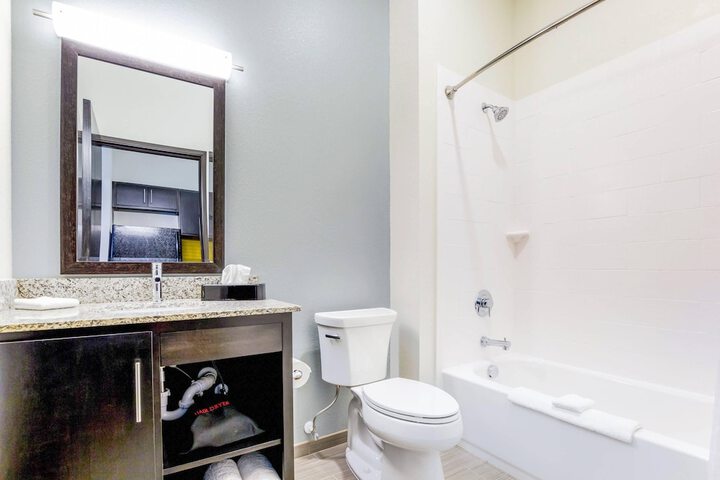 MainStay Suites Winfield - Teays Valley