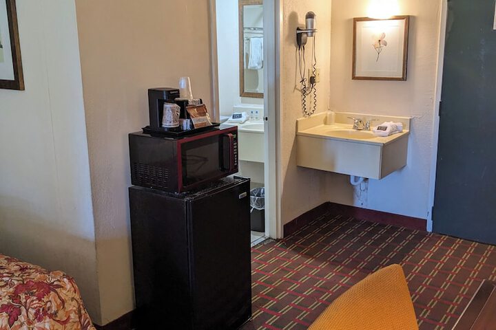 Room 32 of 41