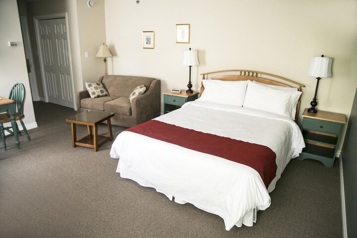 Room 52 of 183