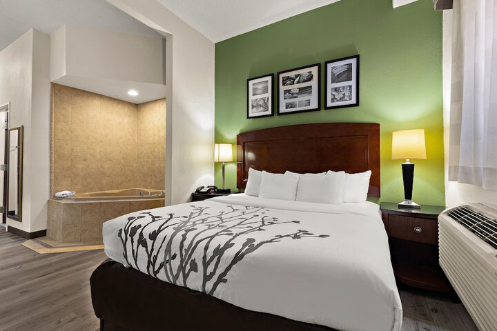 Room 16 of 35