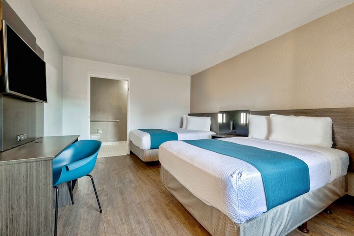 Room 15 of 25