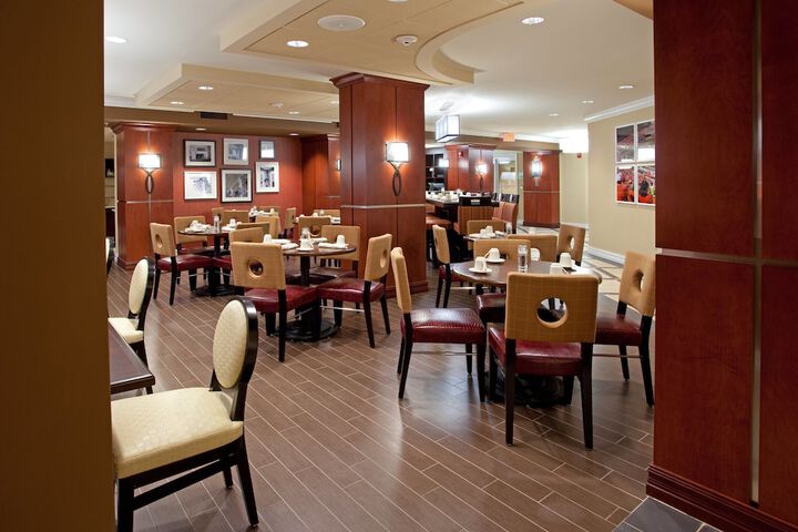 Dining 72 of 94