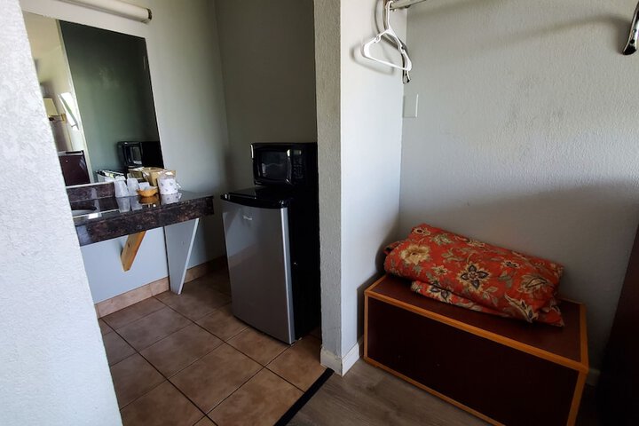 Room 9 of 15