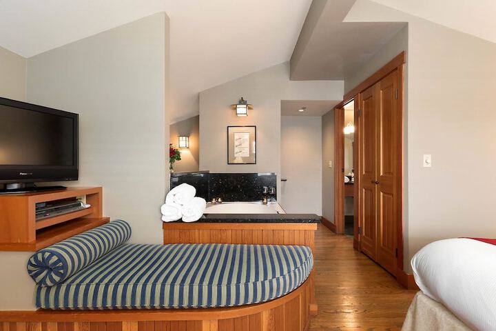Room 52 of 101