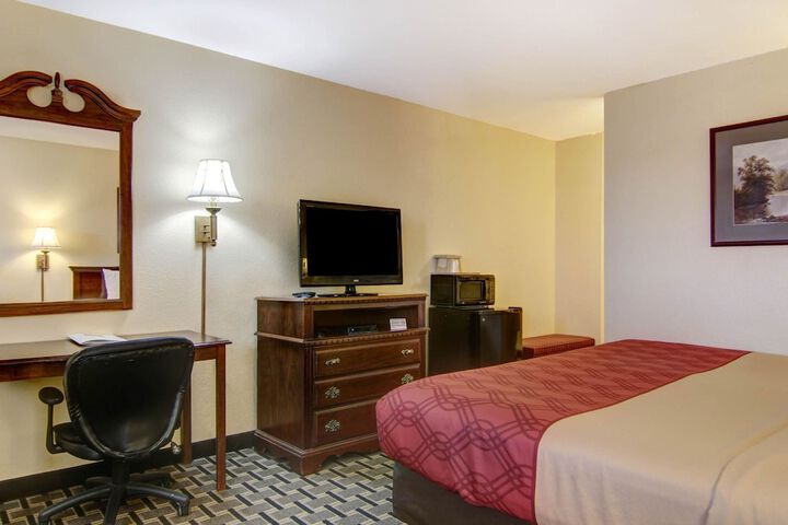 Room 19 of 48