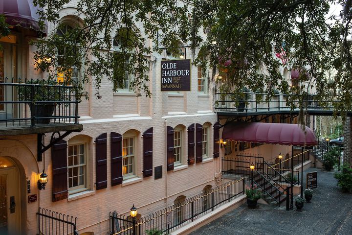 Olde Harbour Inn