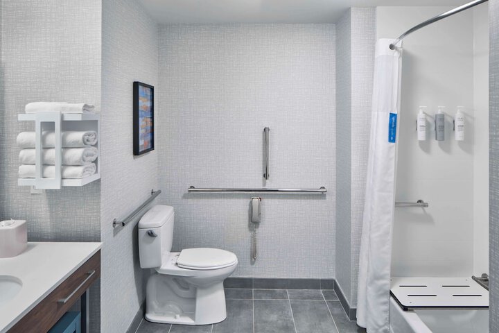 Hampton Inn & Suites Saratoga Springs Downtown