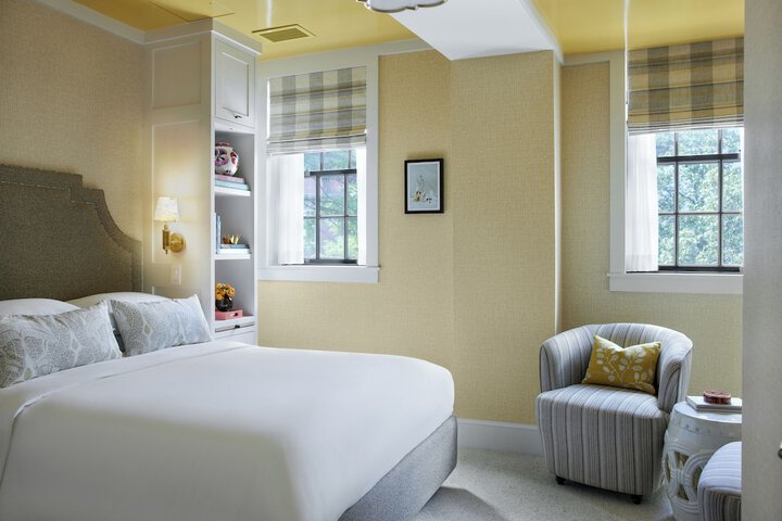Room 25 of 32