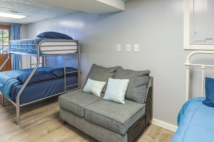 Lakefront Arkansas Escape w / Grill Dock & Kayaks!