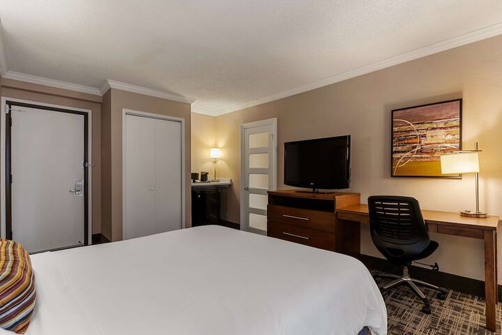 Room 18 of 60