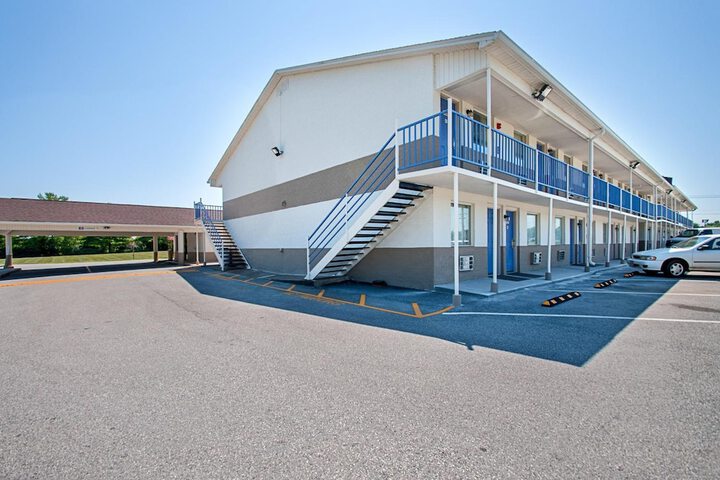 Hotel 2 of 41