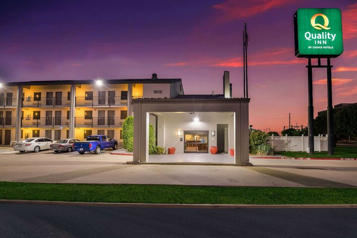 Hotel 6 of 65