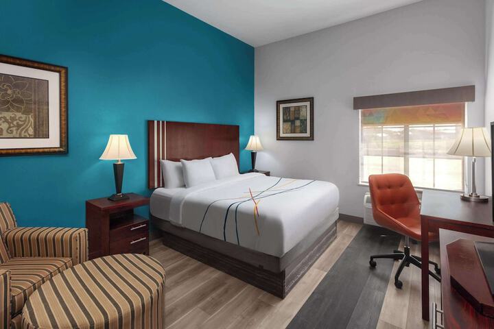Room 10 of 40