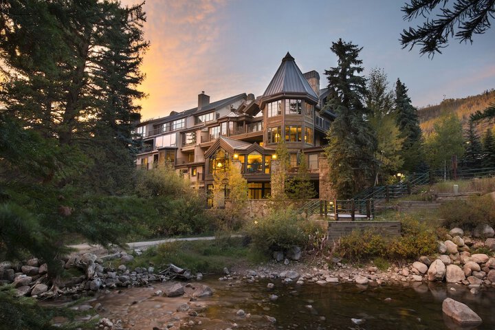 Hotel 3 of 102