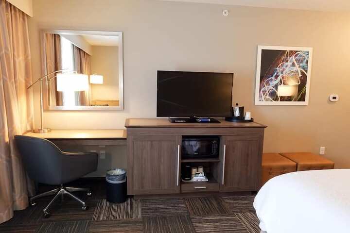 Room 25 of 43