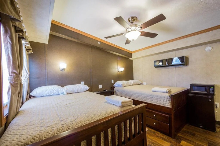 KARNES COUNTY LODGE