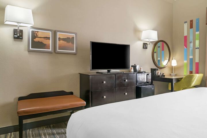 Comfort Inn & Suites Toledo North