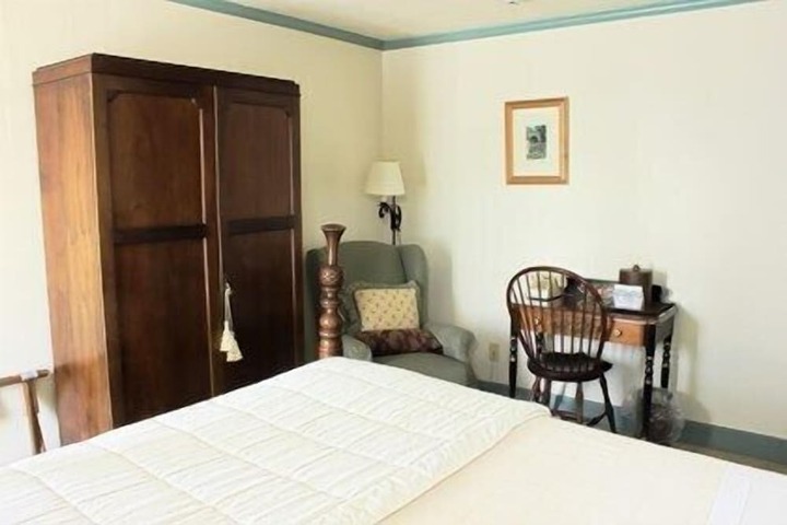 Room 15 of 43