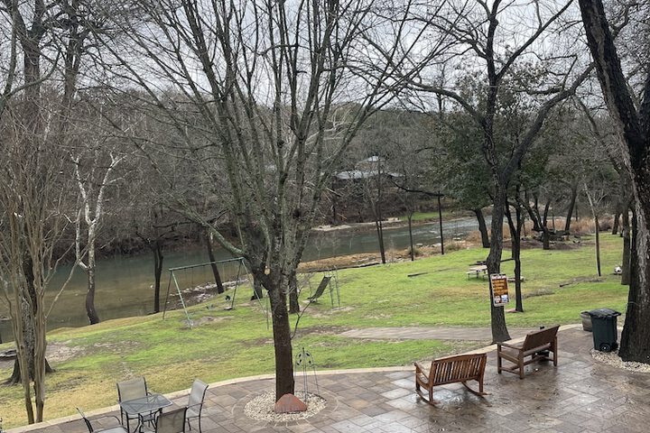 Horseshoe Riverside Lodge