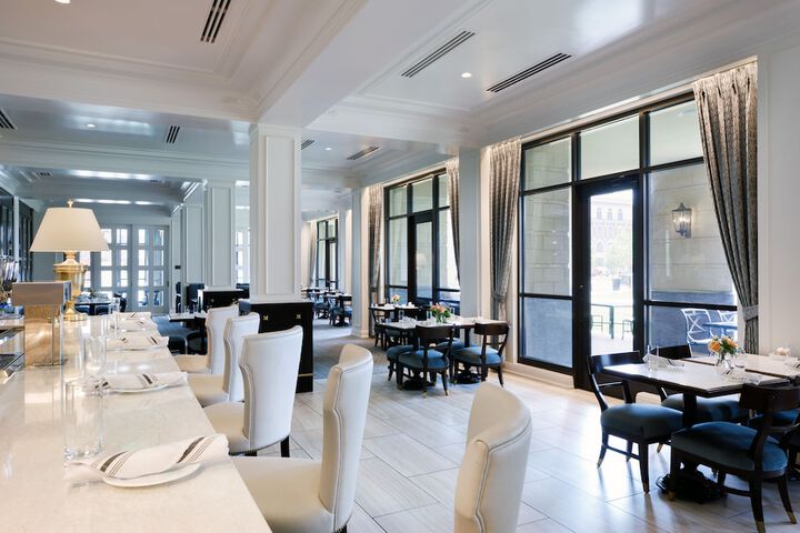 Hotel Carmichael Autograph Collection