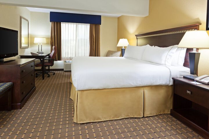 Holiday Inn Express & Suites Allentown West by IHG
