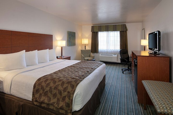 Room 9 of 16