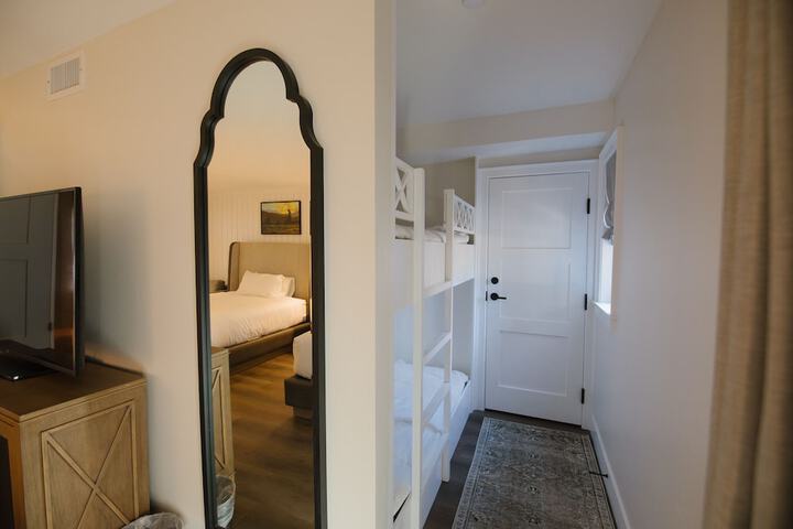 Room 39 of 155