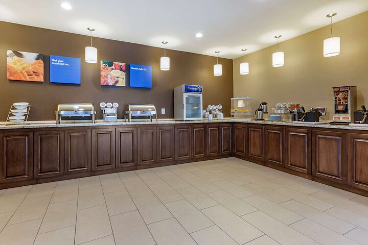 Comfort Inn & Suites Near Mt. Rushmore