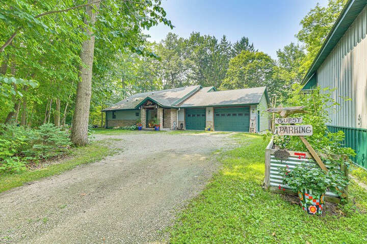 On-site Trails: Rock River Retreat in Jefferson!