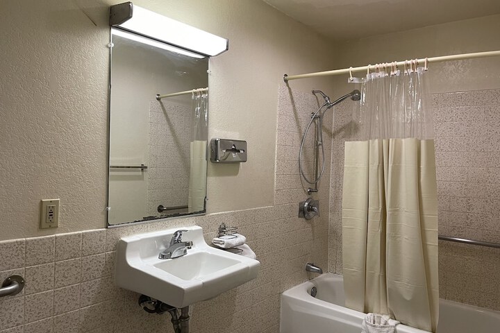 Palms Inn & Suites