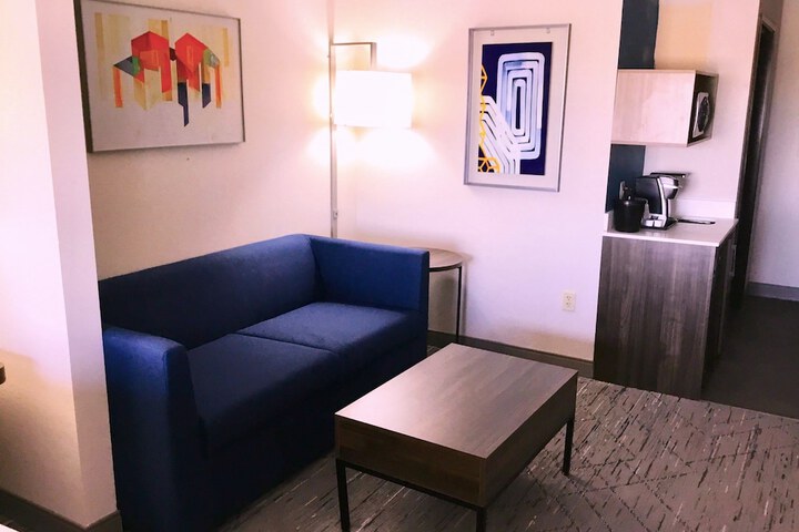 Room 15 of 30