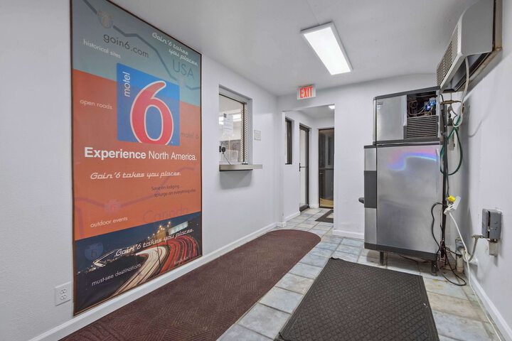 Motel 6 Normal IL - Bloomington Area
