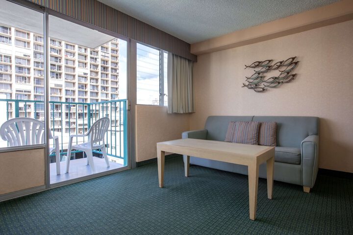 Room 21 of 34